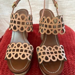 Tory Burch Nori Wedge sandal size 8.5 color salmon/peach.